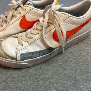 Nike vintage blazers low 77 size 7 orange blue.